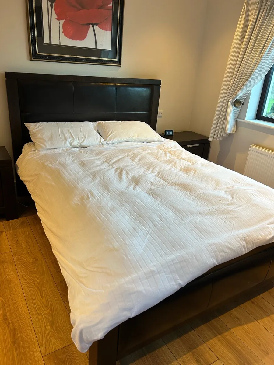 5 foot Bed Base Mahogany and Leather - Image 1