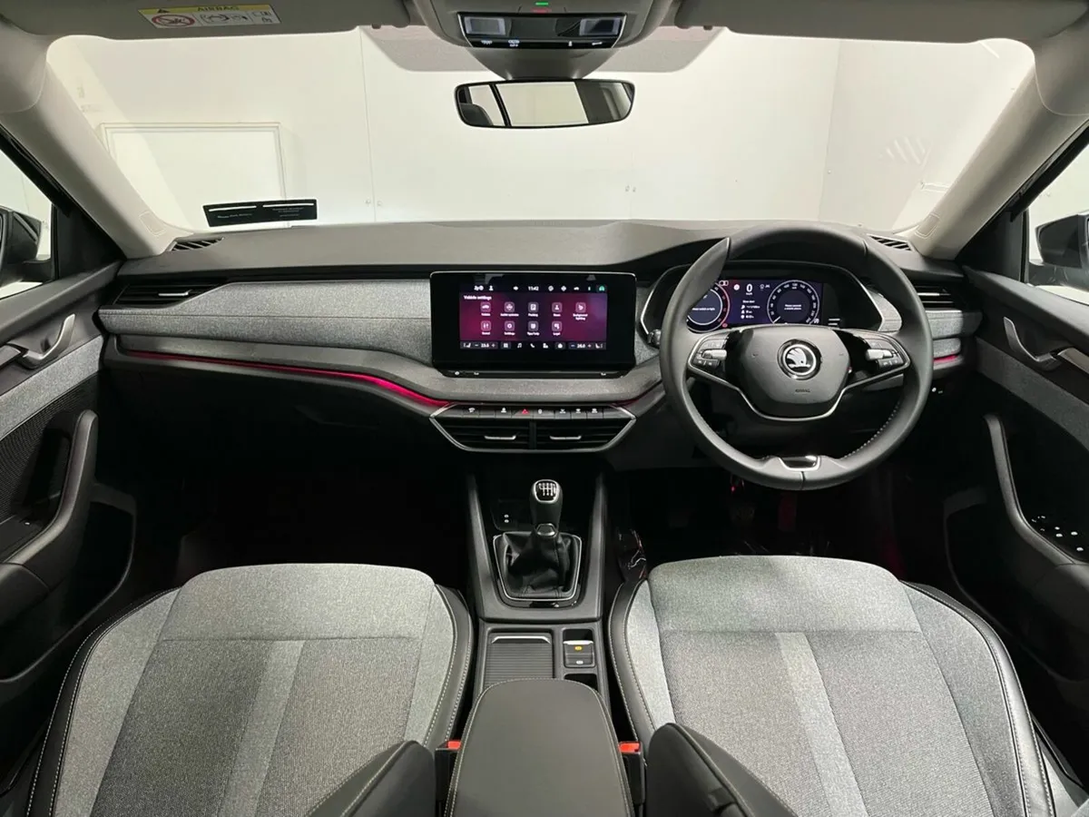 Skoda Octavia Selection+ Combi 2.0TDI 115BHP - Rev - Image 3