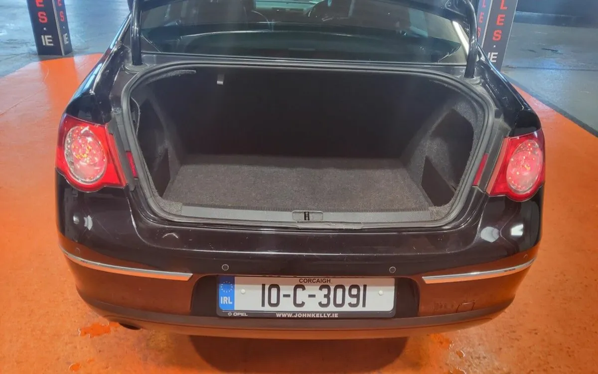 Volkswagen Passat 1.6 TDI BLUEMOTION HIGHLINE - Image 4