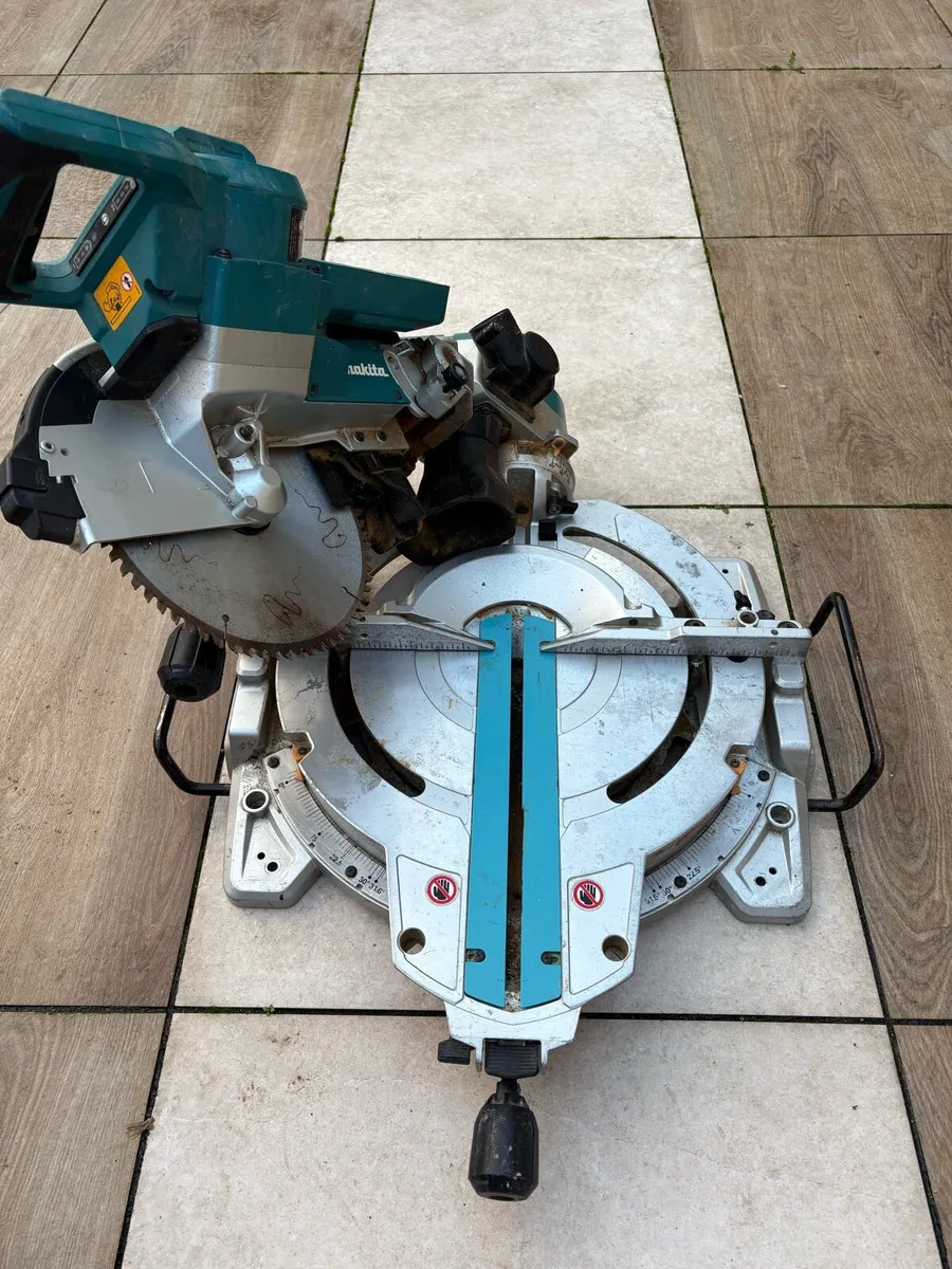 Makita Chopsaw Sliding Twin 260mm DLS11OZ - Image 2