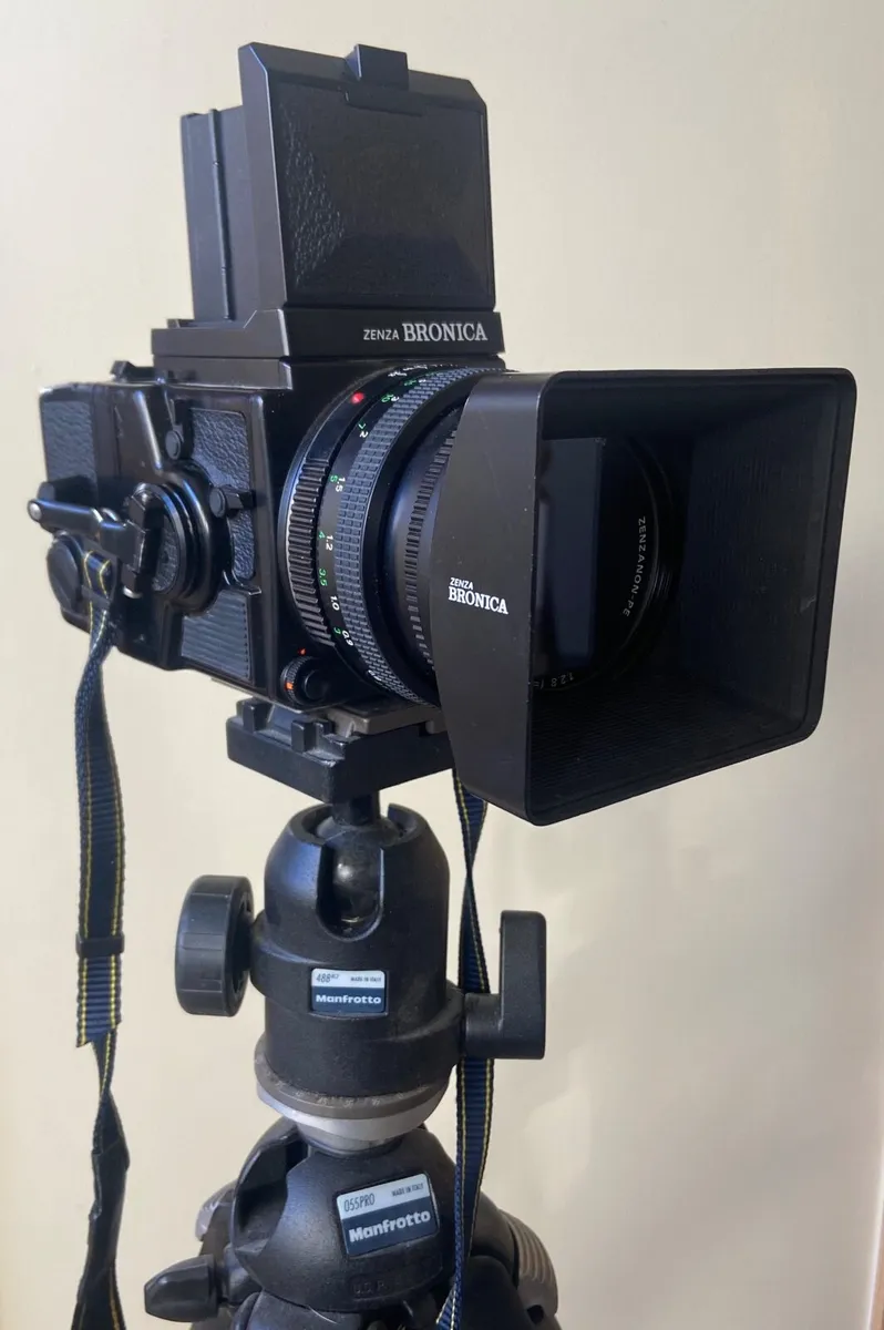 Bronica ETRSi Medium Format Camera - Image 1