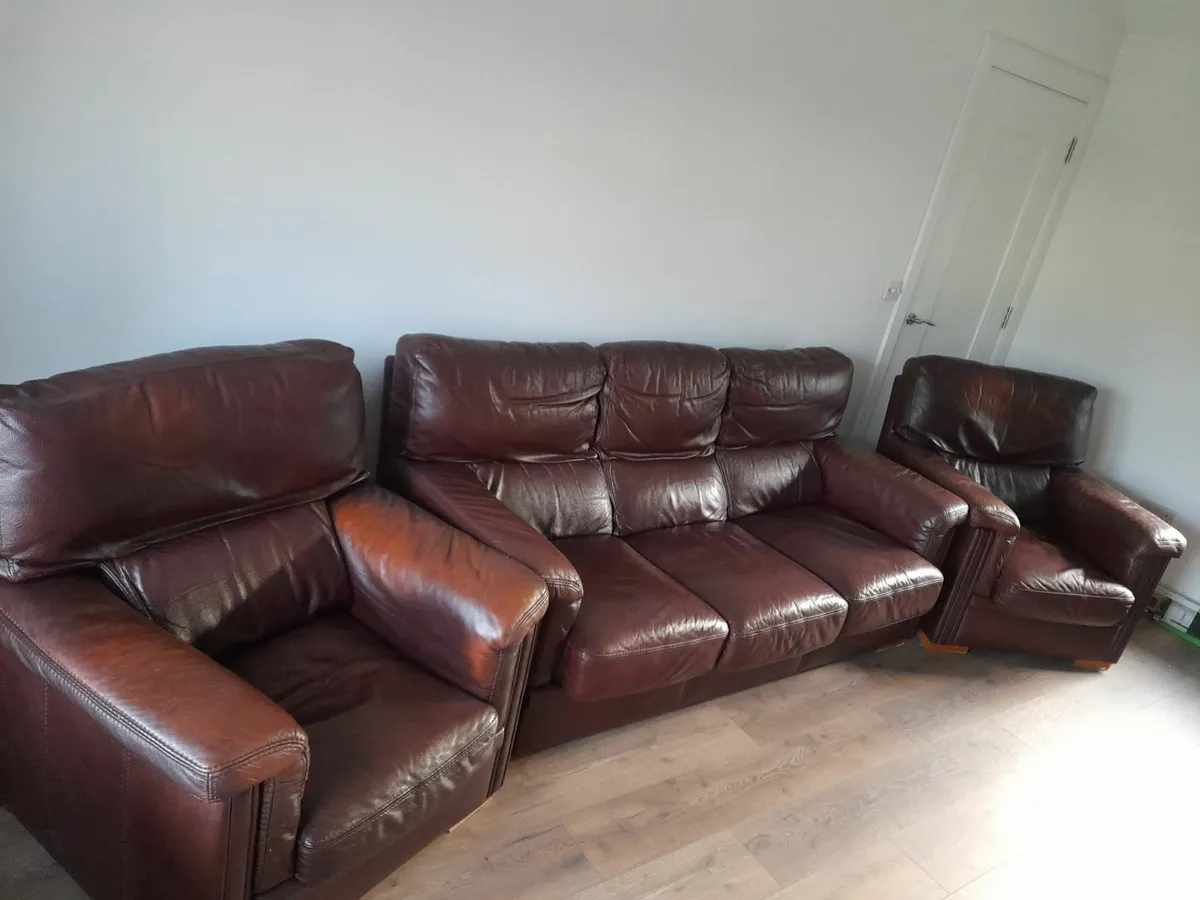 2 arm chairs  @ coach - Image 3