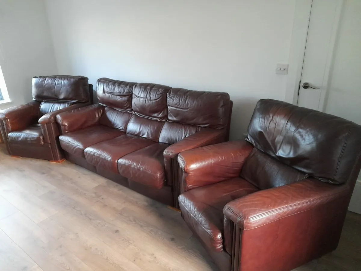 2 arm chairs  @ coach - Image 4