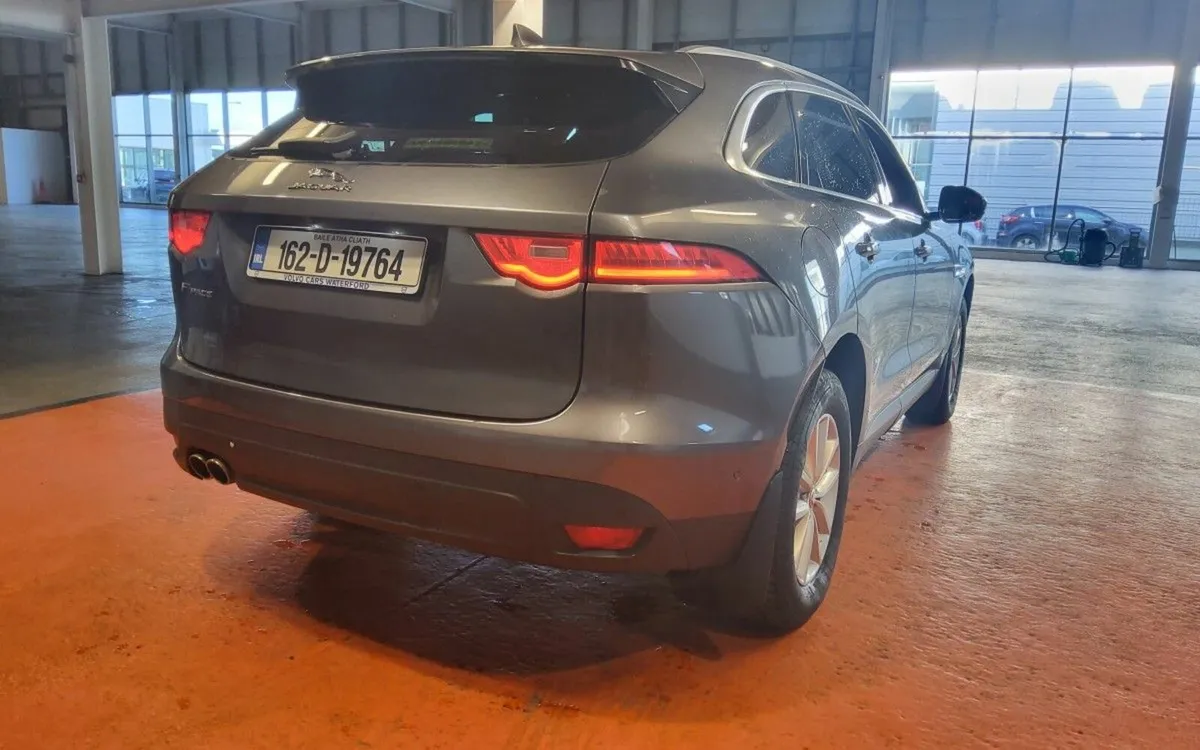 Jaguar F-Pace 2.0 i4 D 180PS Portfolio Auto 4WD - Image 4