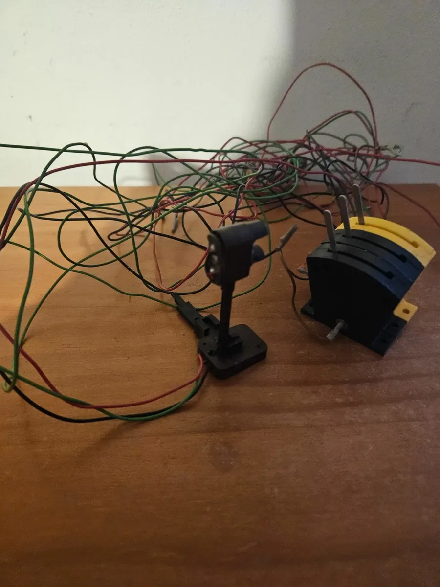 Hornby OO Gauge Signal & Switches - Image 4