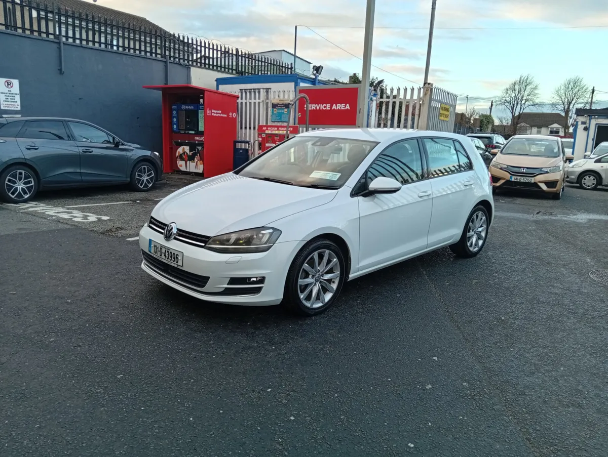 2013 Volkswagen Golf leather - Image 3