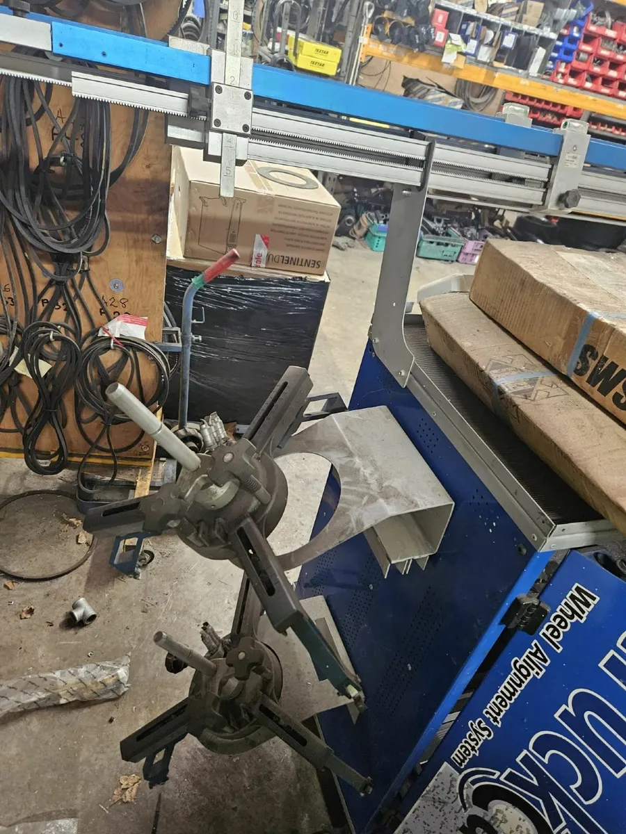 TruckCam wheel alignment system - Image 4