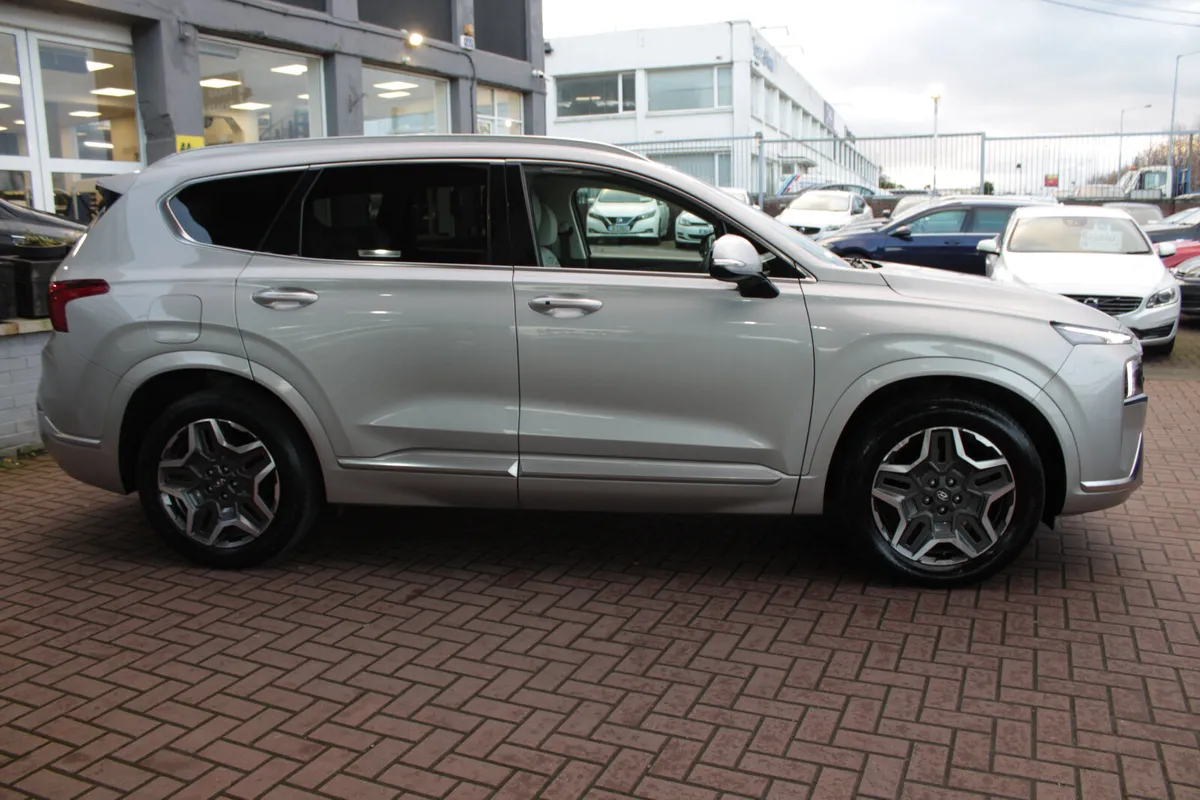 PHEV 5DR AUTO EXECUTIVE PLUS 7 SEATER //STUNNING J - Image 3