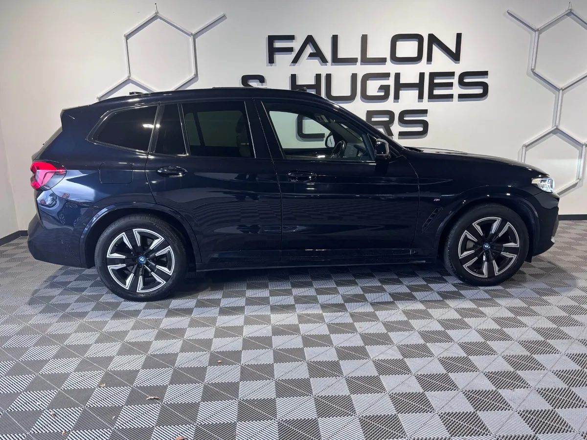 BMW IX3 M SPORT 80KwH BATTERY // CREAM LEATHER - Image 4