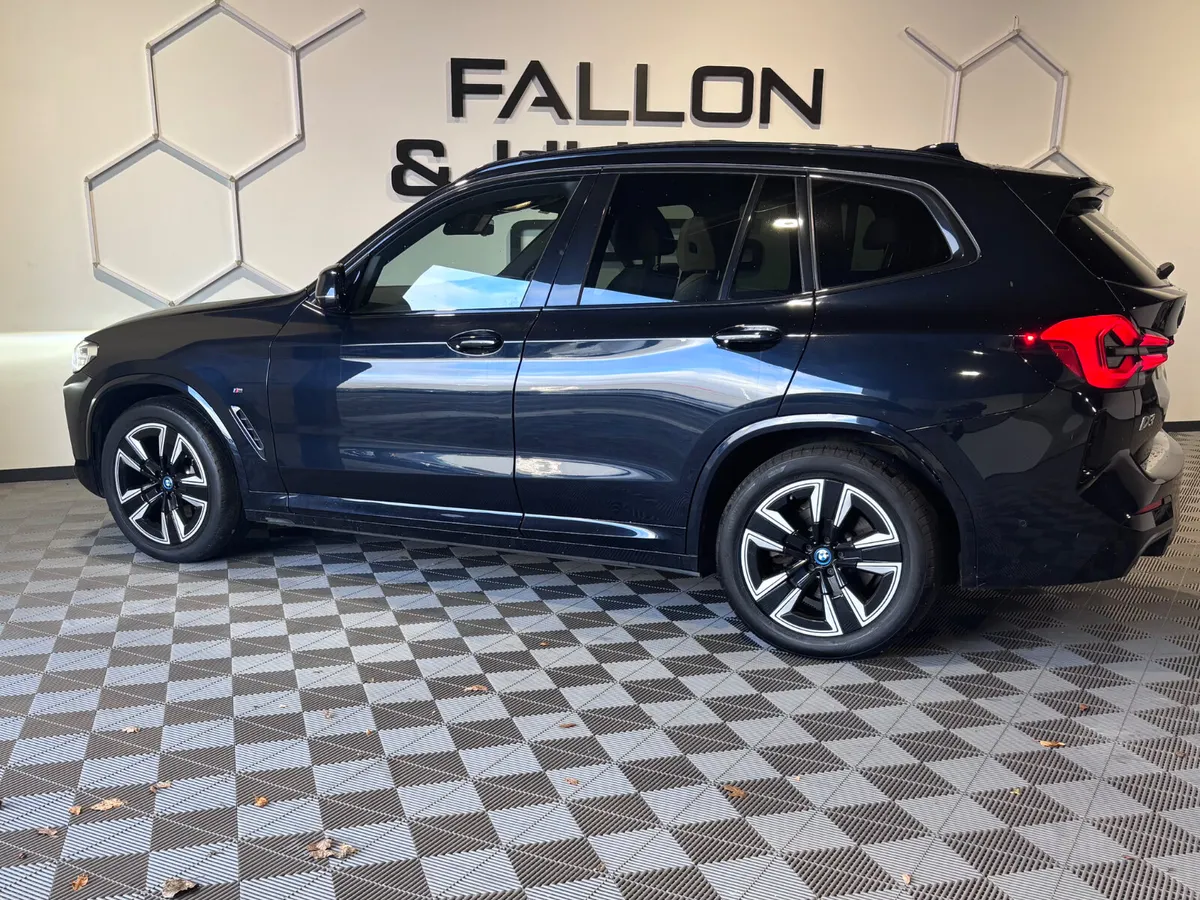 BMW IX3 M SPORT 80KwH BATTERY // CREAM LEATHER - Image 3