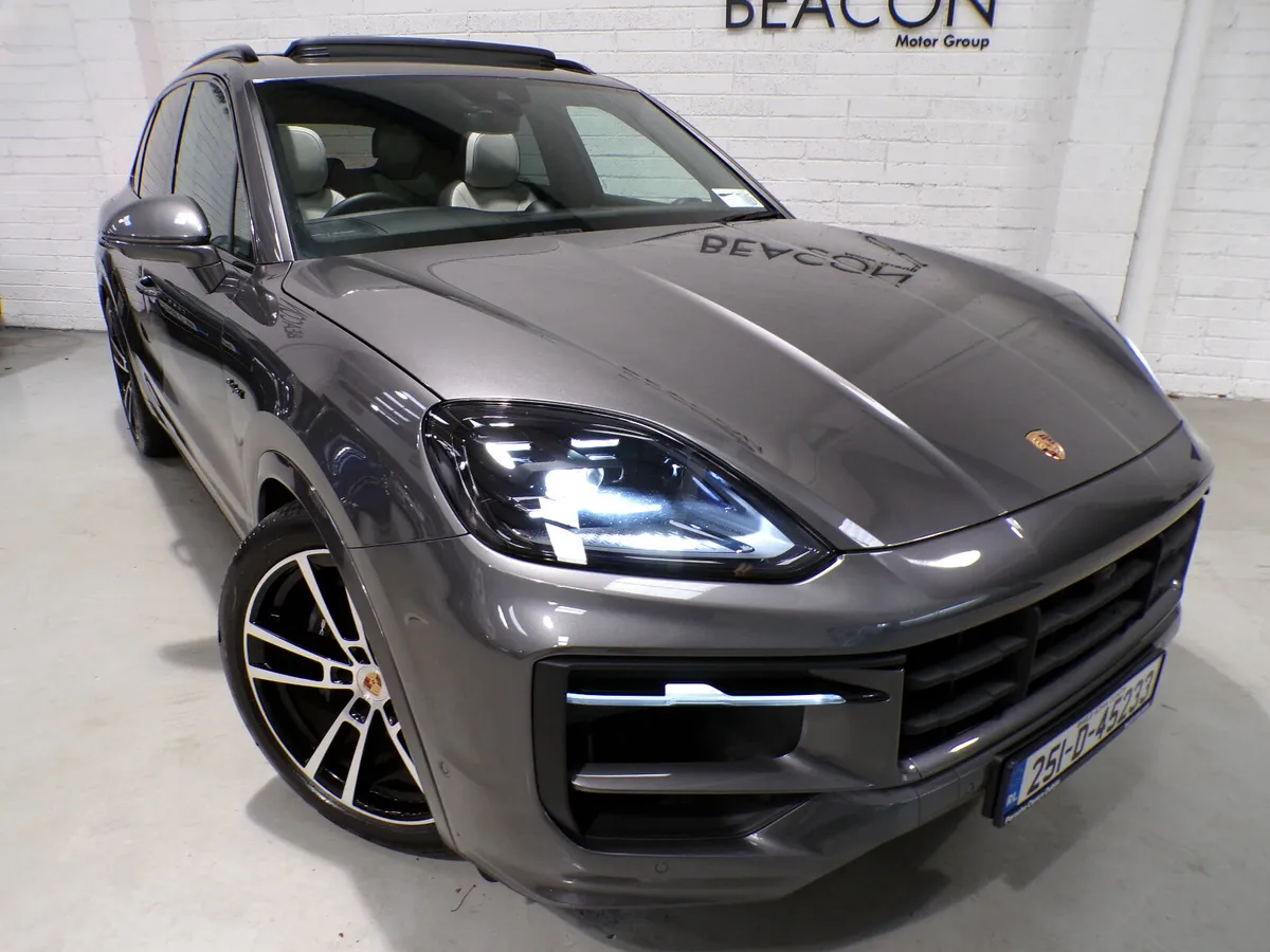 2025 PORSCHE CAYENNE 3.0 V6 BLACK PACK E-HYBRID 5D - Image 2