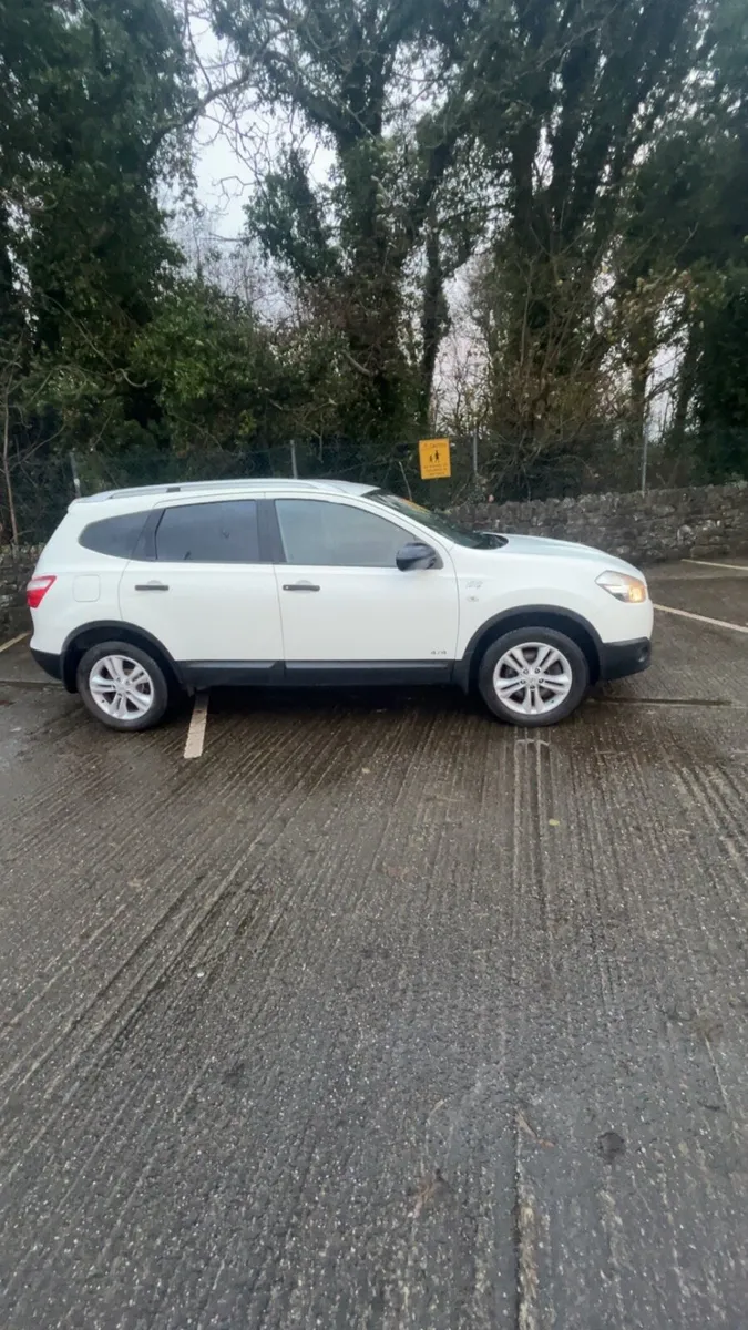2013 Nissan Qashqai+2 - Image 2