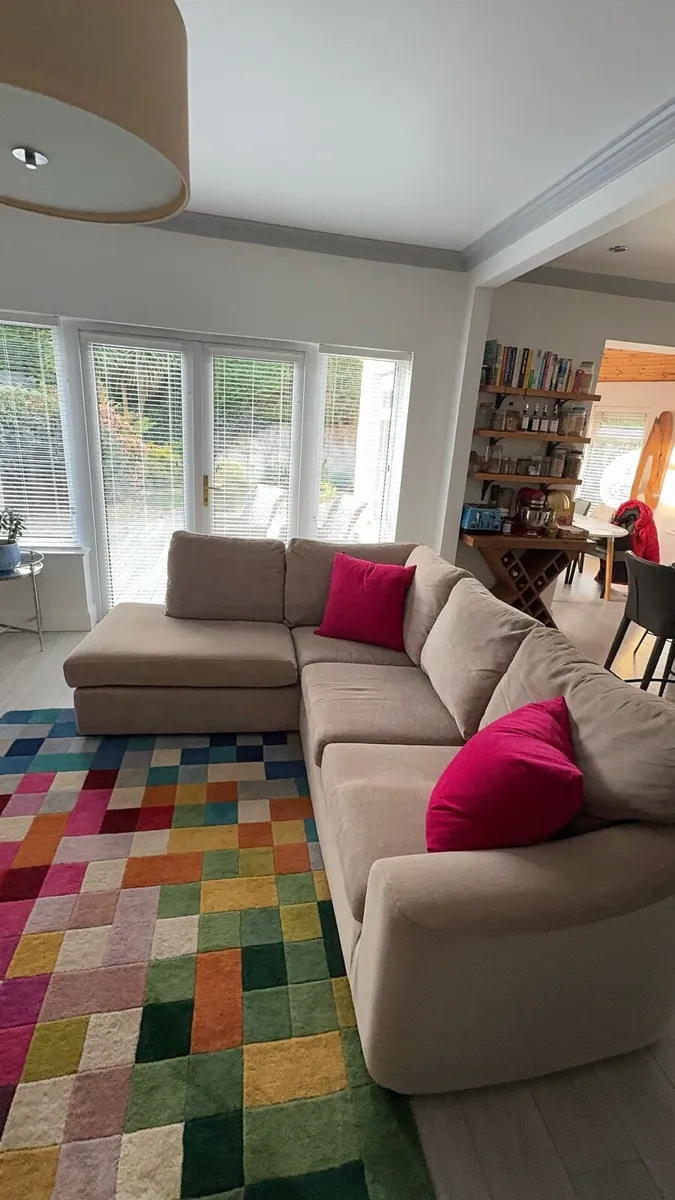 Corner suite for sale - Image 2