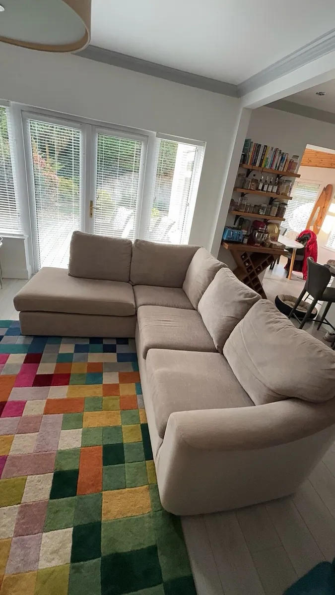 Corner suite for sale - Image 3