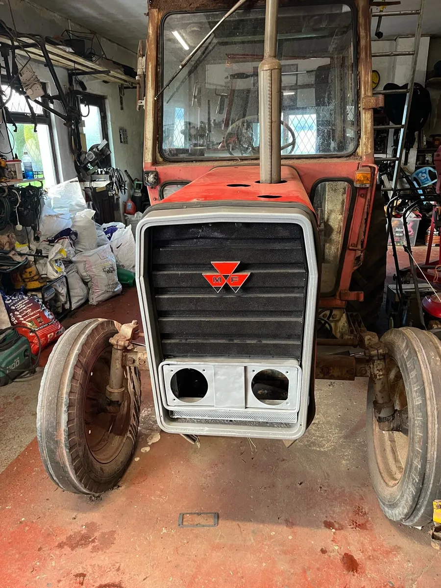 Massey Ferguson 550 - Image 1