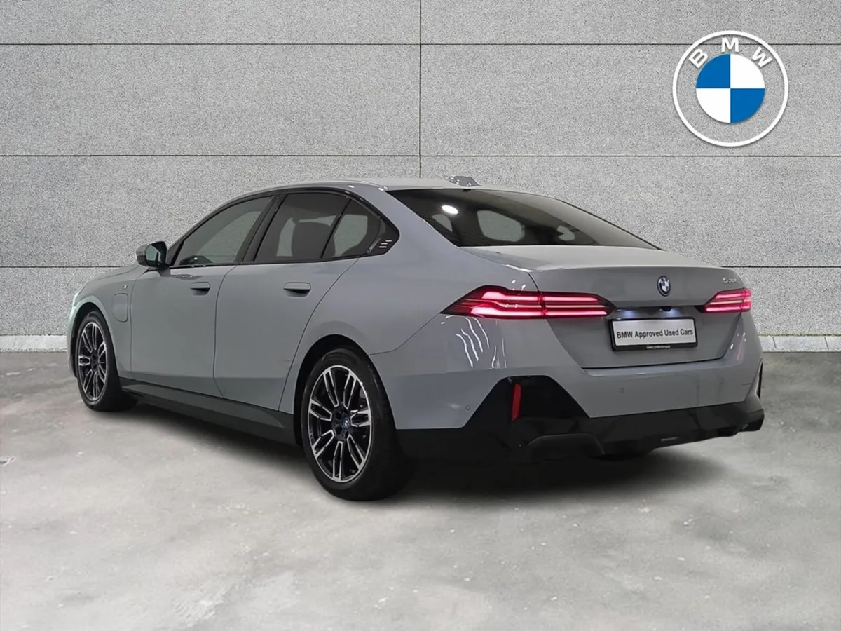 BMW 5-Series 530e M Sport Saloon - Image 3