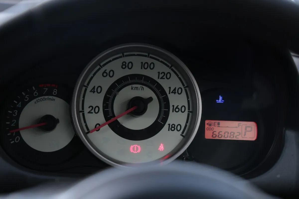 MAZDA DEMIO 2010  White - Image 13