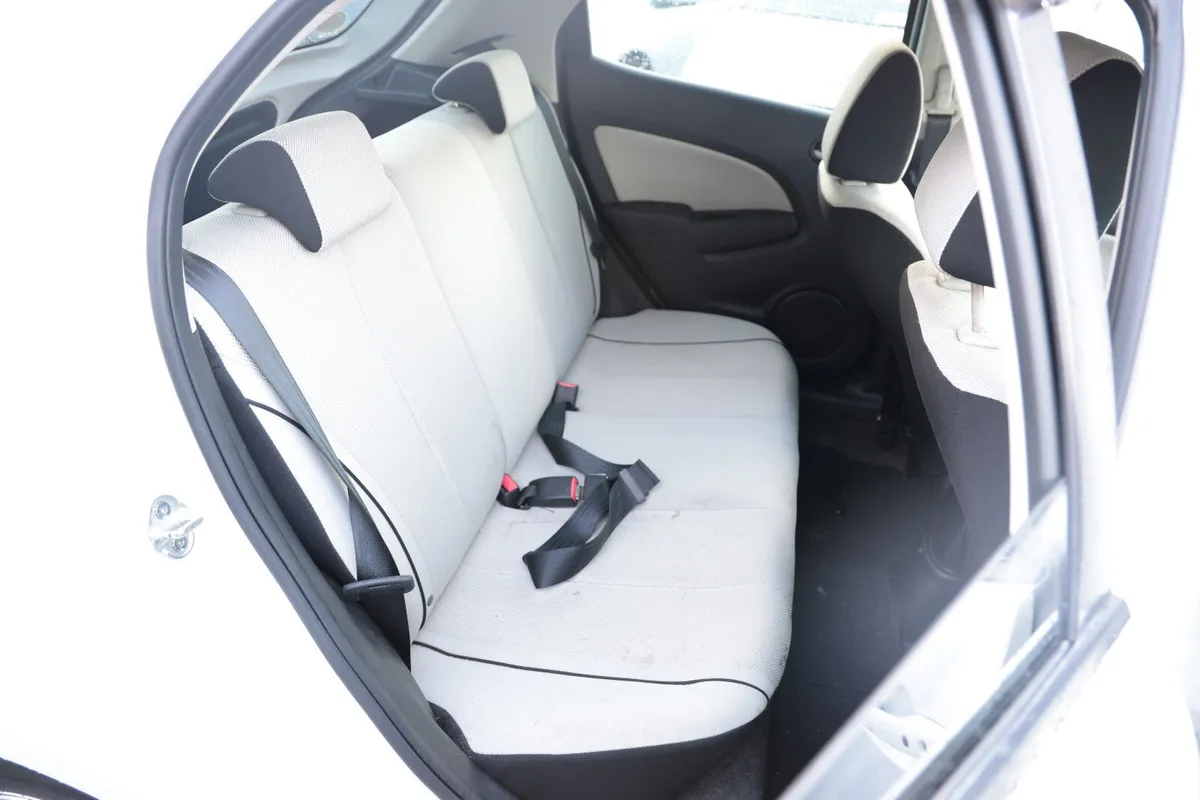 MAZDA DEMIO 2010  White - Image 16