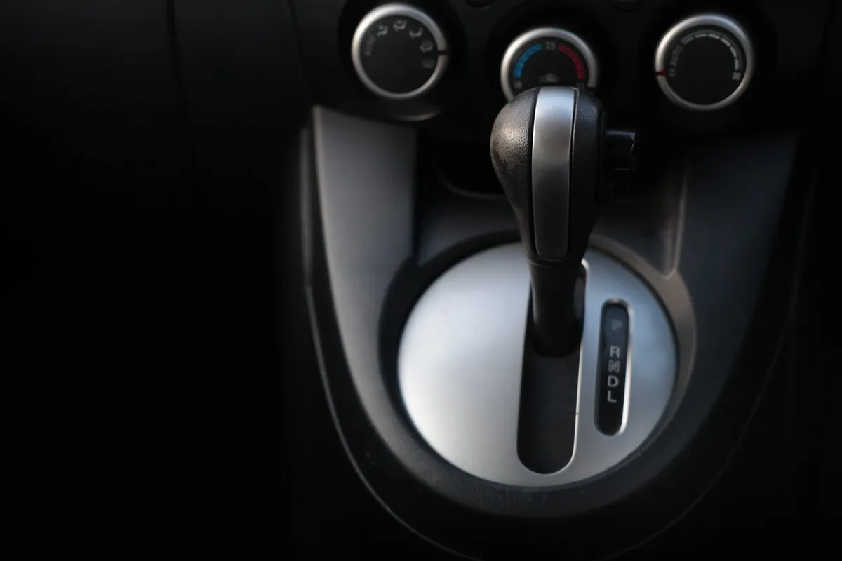 MAZDA DEMIO 2010  White - Image 10