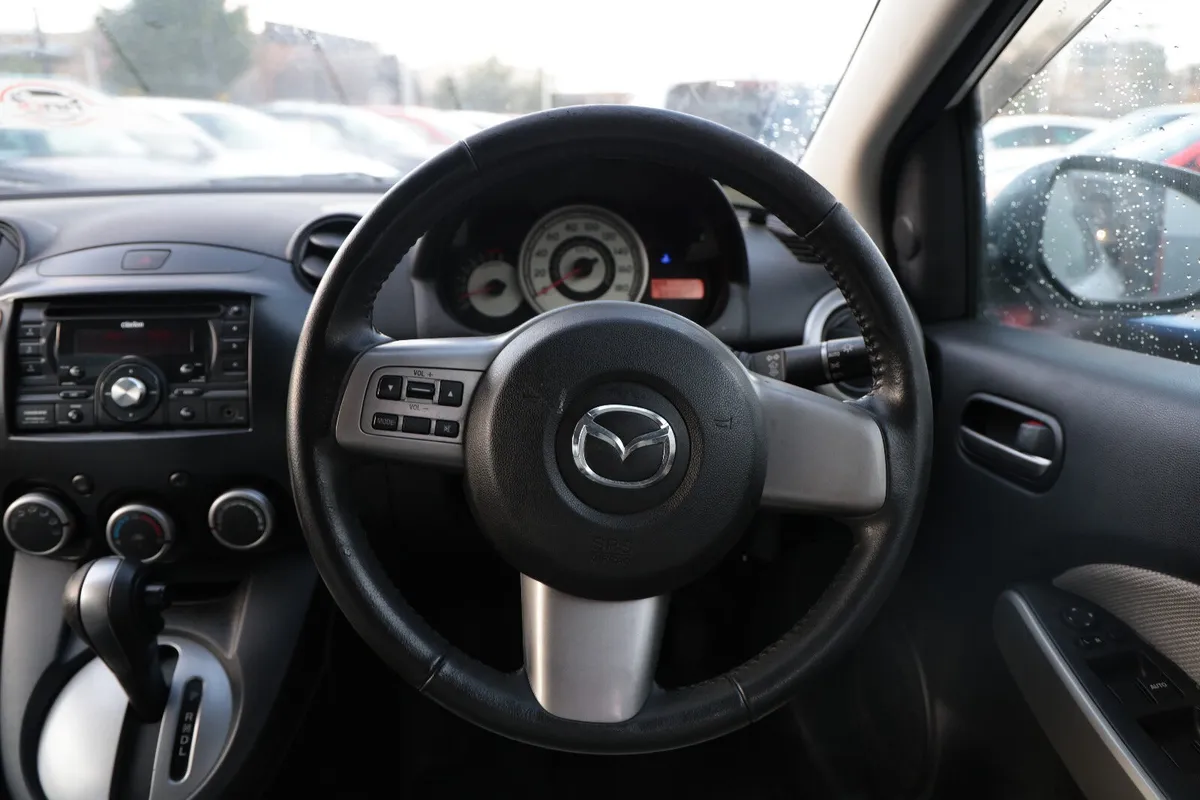 MAZDA DEMIO 2010  White - Image 11