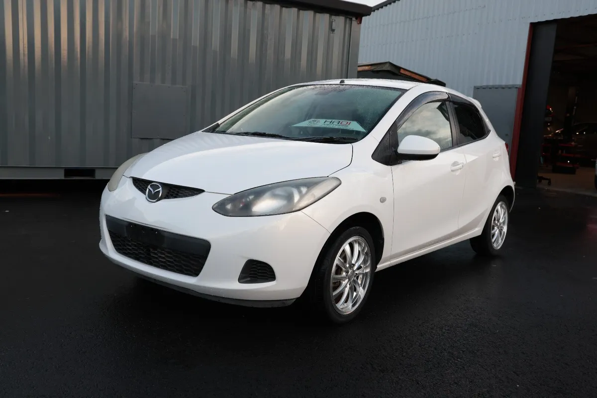 MAZDA DEMIO 2010  White - Image 3