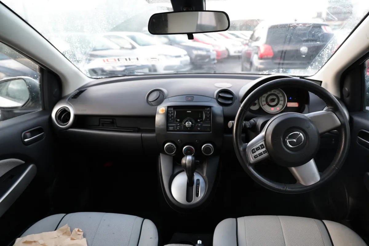 MAZDA DEMIO 2010  White - Image 9