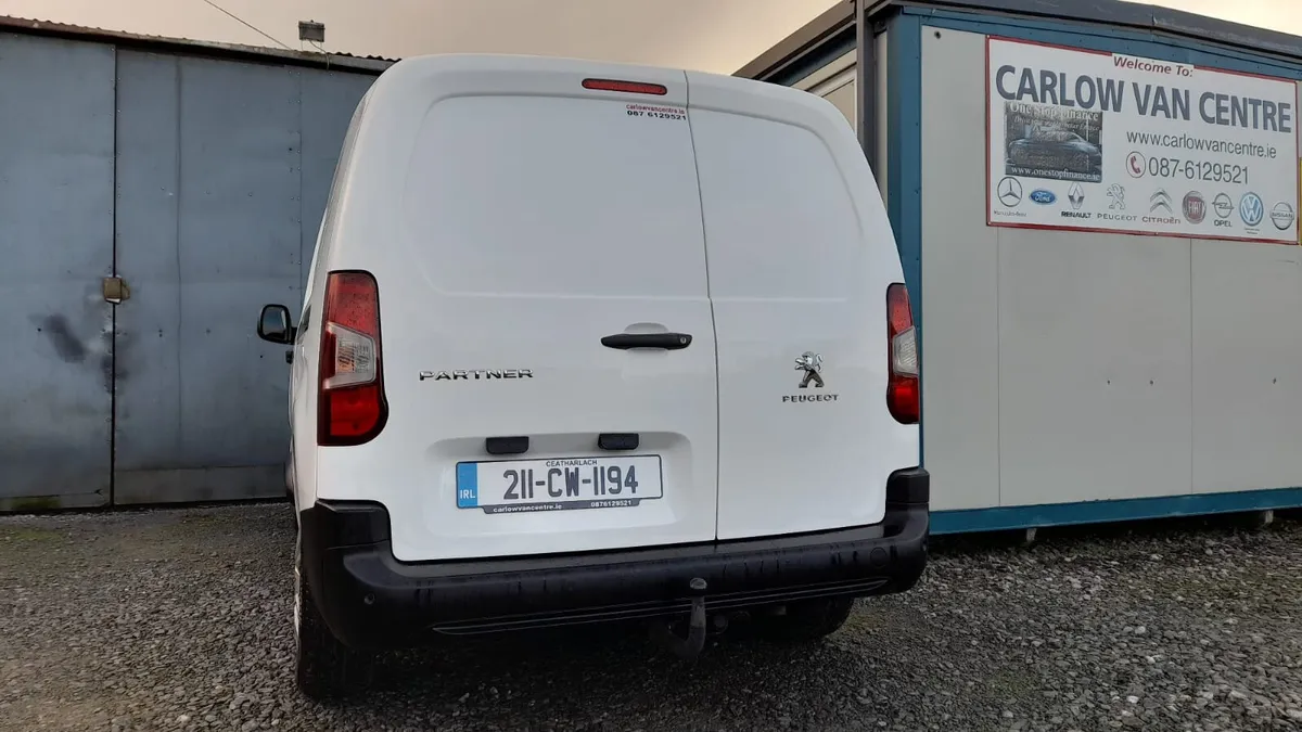 211 Peugeot Partner 1.5 blue hdi 100 pro LWB - Image 4