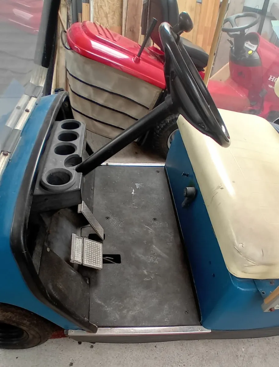 Petrol golf buggy - Image 2