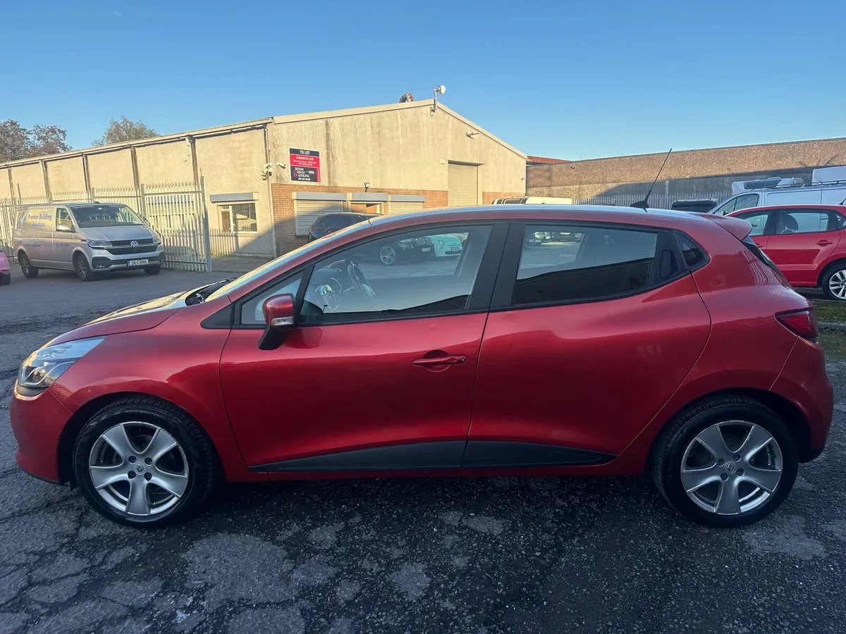 2013 Renault Clio - Image 2