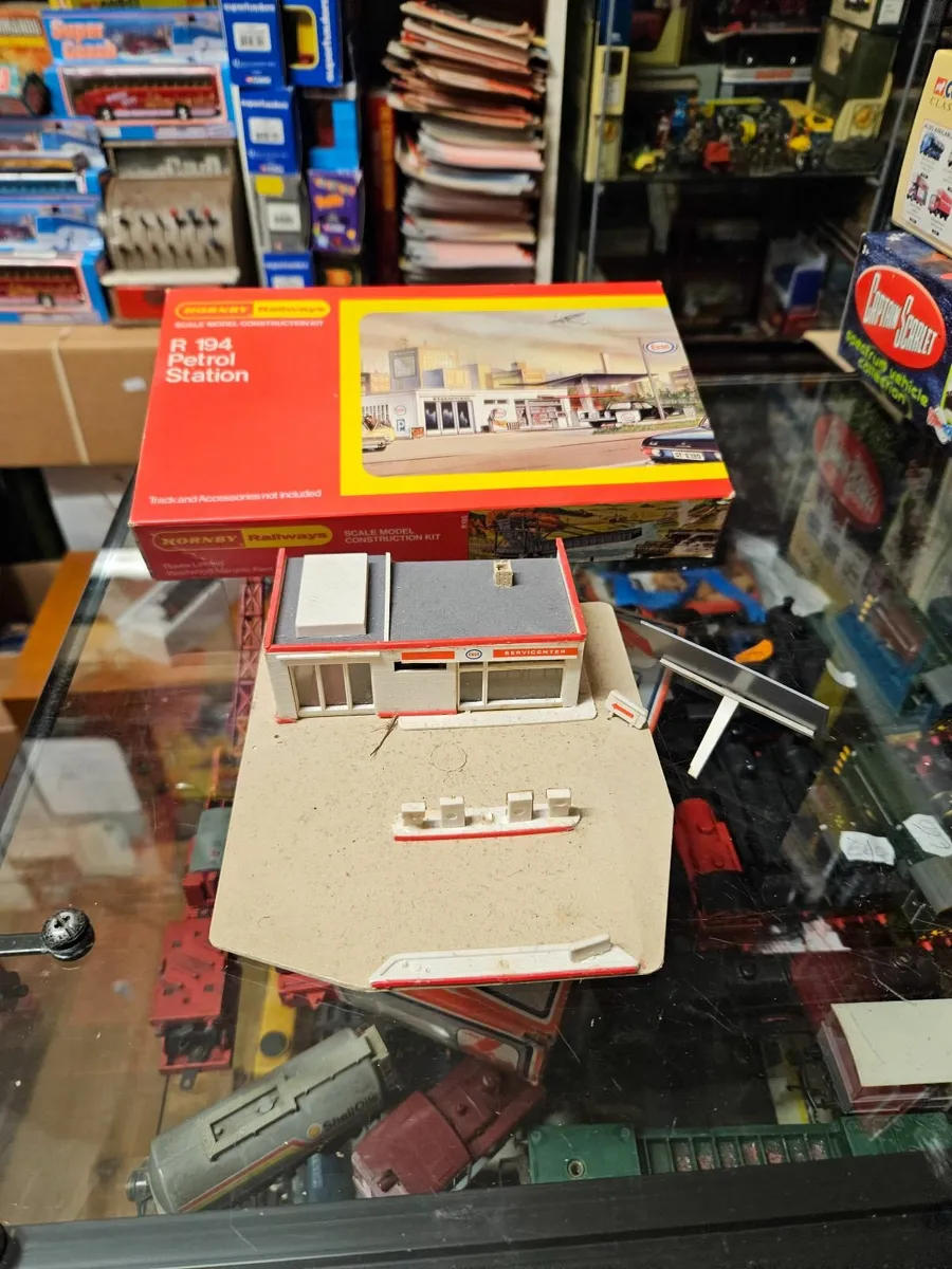 Hornby Triang Petrol Station - Image 3