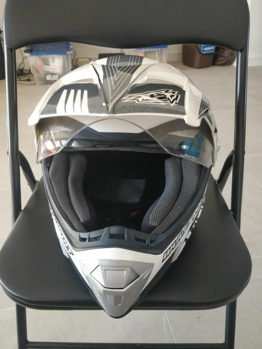 Wulfsport Motorcycle Helmet - Image 2