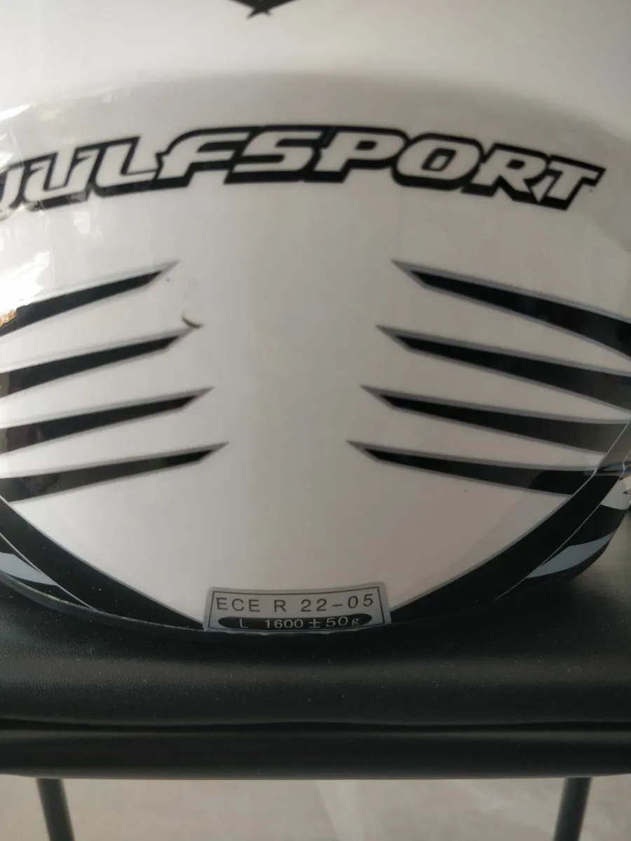 Wulfsport Motorcycle Helmet - Image 3