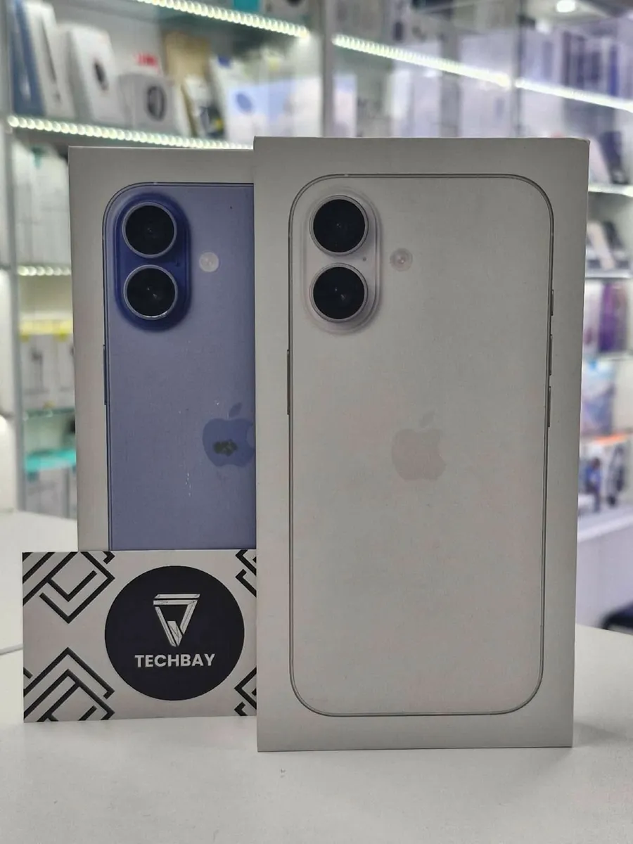 iPhone 17  iPhone 17