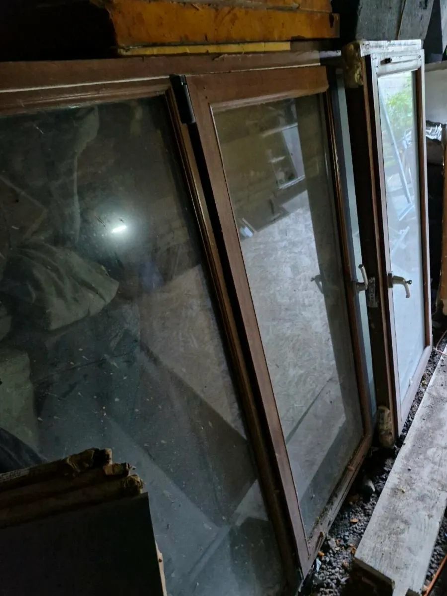 Wood effect pvc windows - Image 1