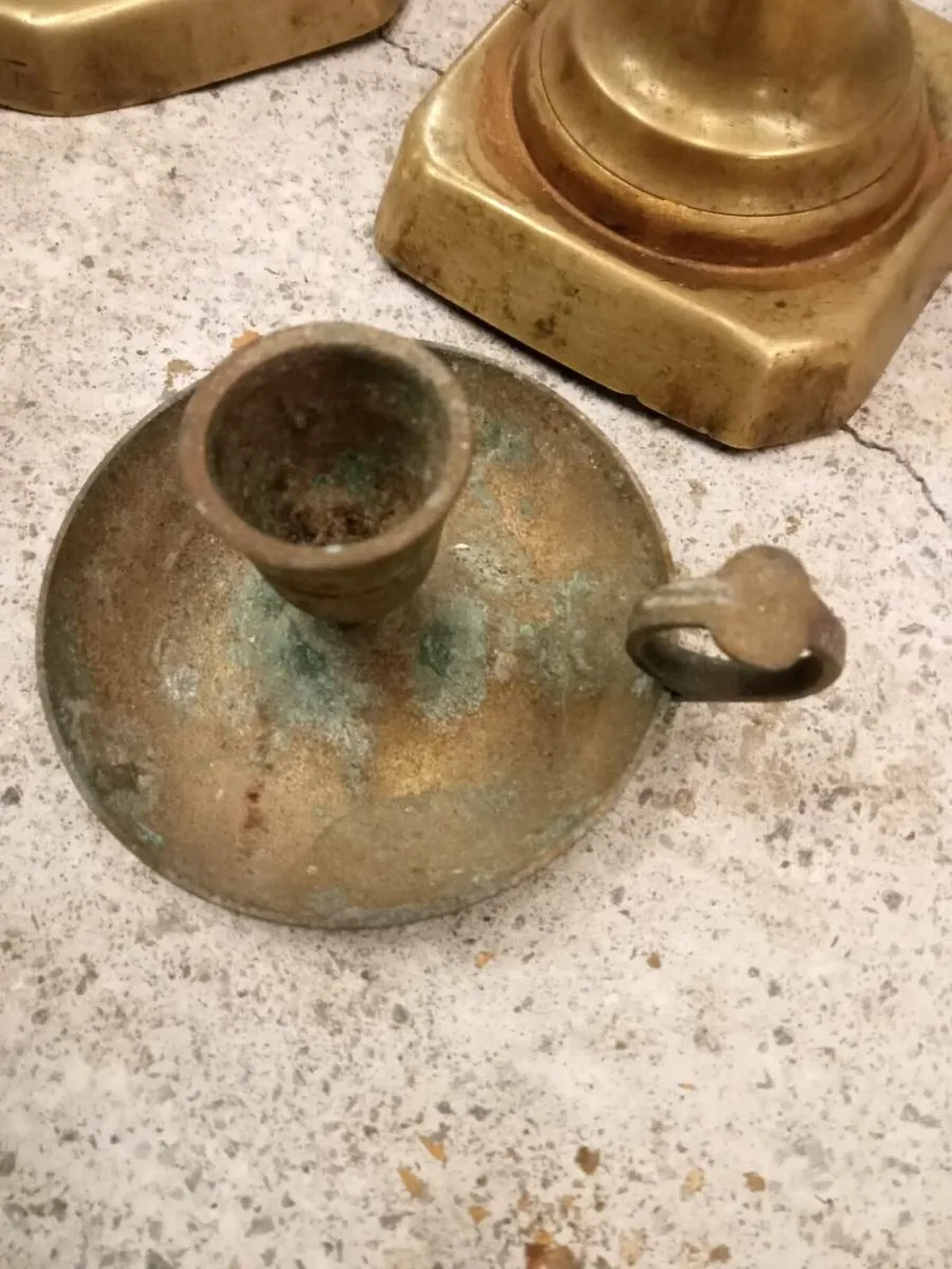Old brass candle holders - Image 2