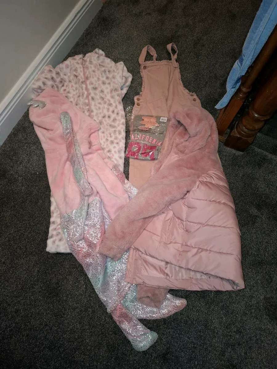 Girls clothes bundle age 7-8 - Image 1