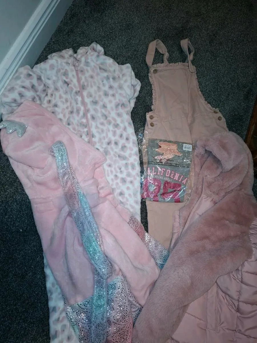 Girls clothes bundle age 7-8 - Image 3