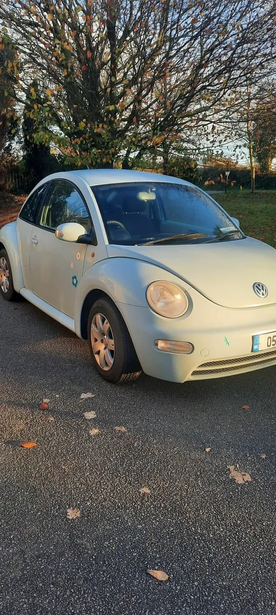 Volkswagen Beetle 2005 - Image 2