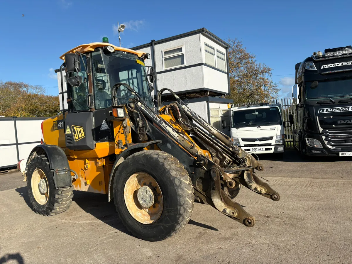 JCB 411HT LOADING SHOVEL - Image 3