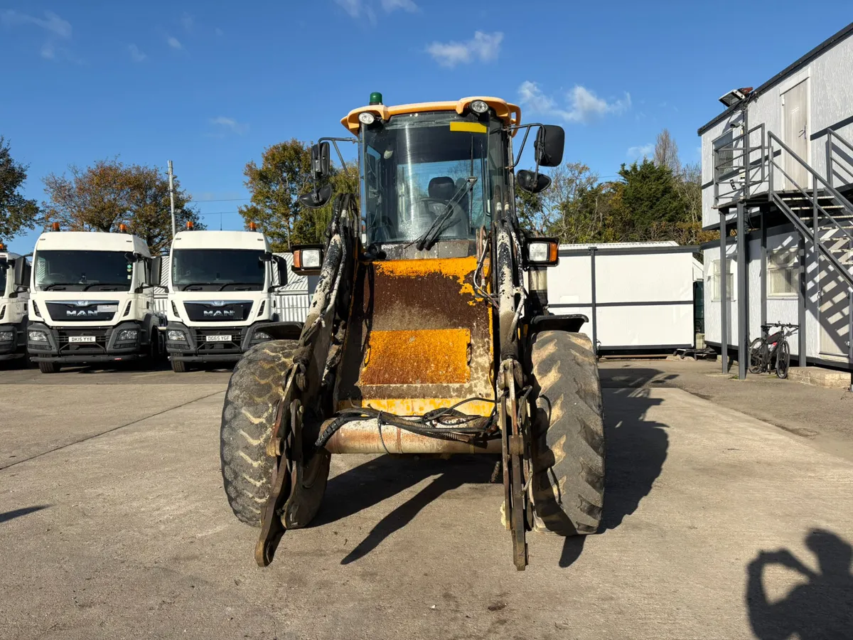 JCB 411HT LOADING SHOVEL - Image 4