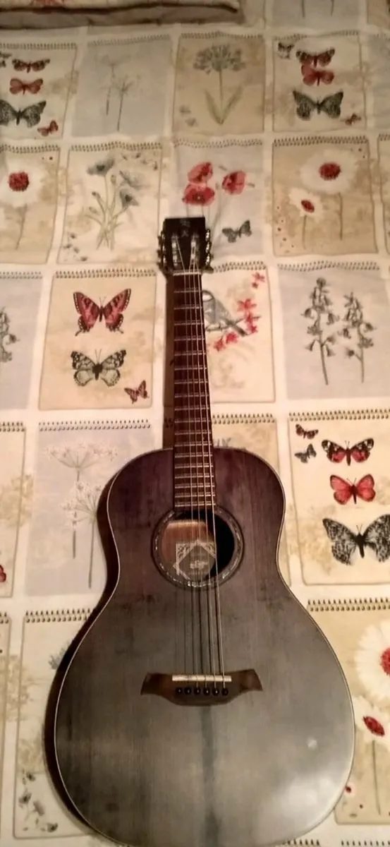 LEFTHANDED GUITARS - Image 2