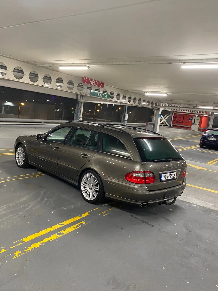 Mercedes-Benz E-Class 2007 wagon - Image 2