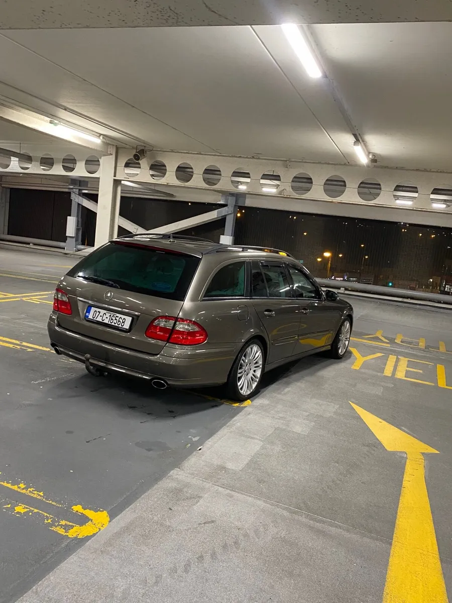 Mercedes-Benz E-Class 2007 wagon - Image 3