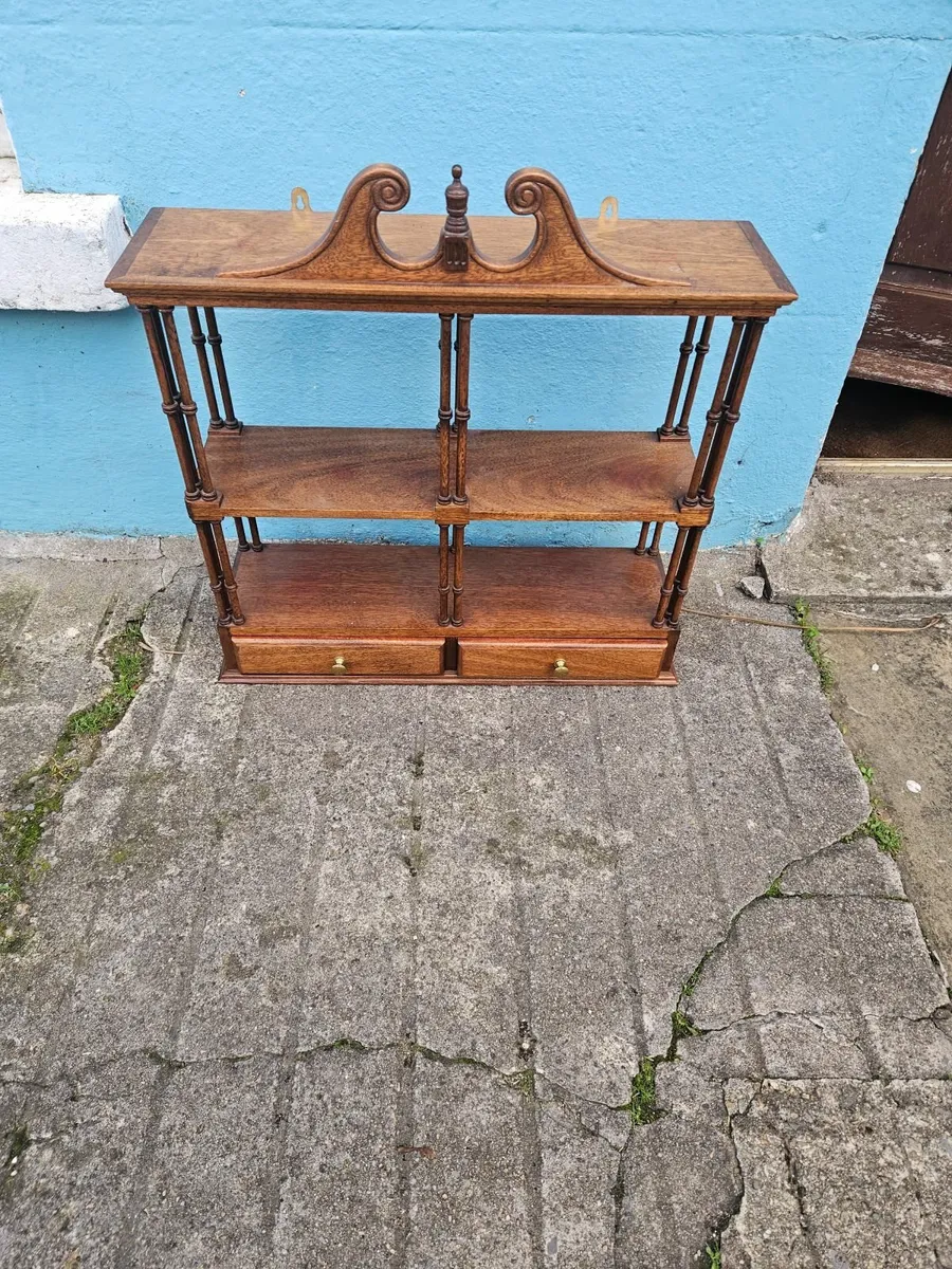 Vintage Georgian Style Mahogany Wall Hanging Shelv - Image 1