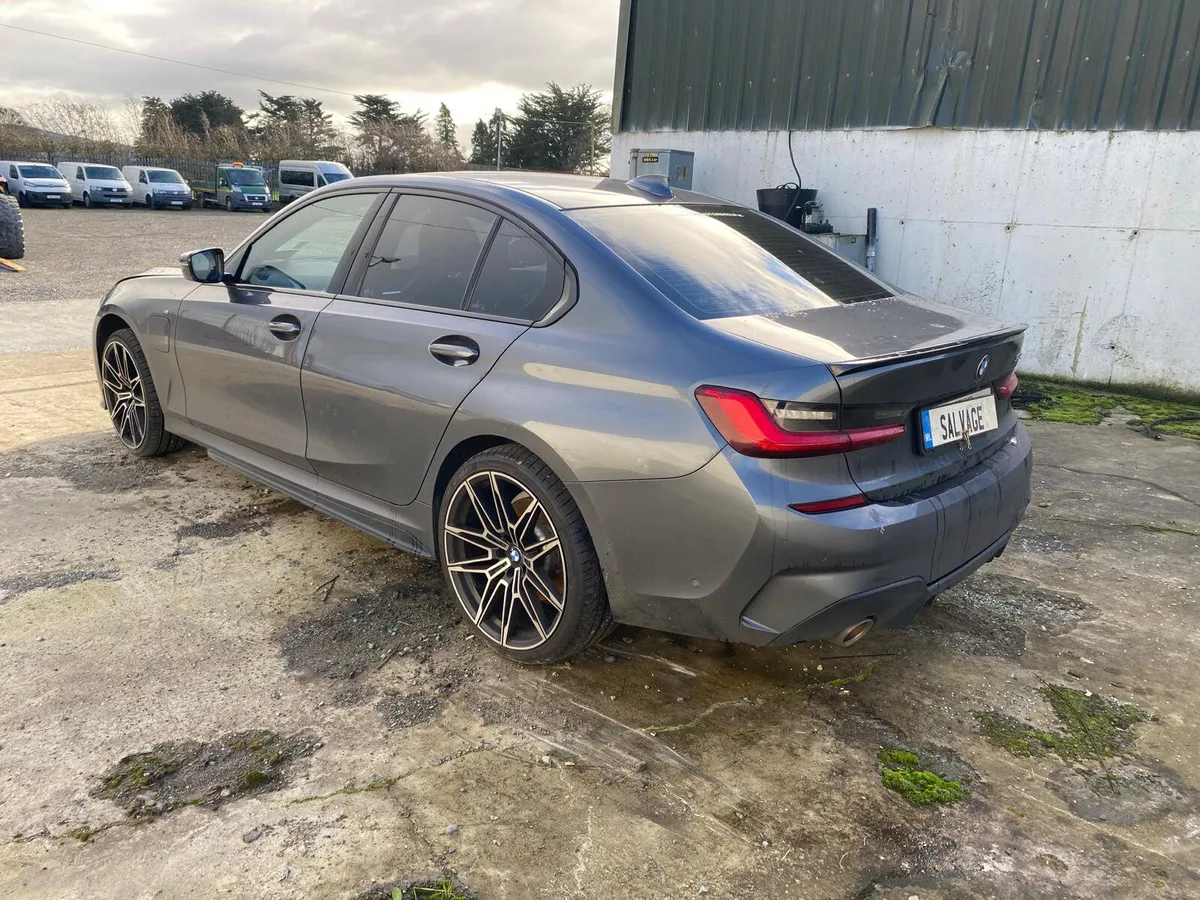 2020 BMW 330 E - Image 4