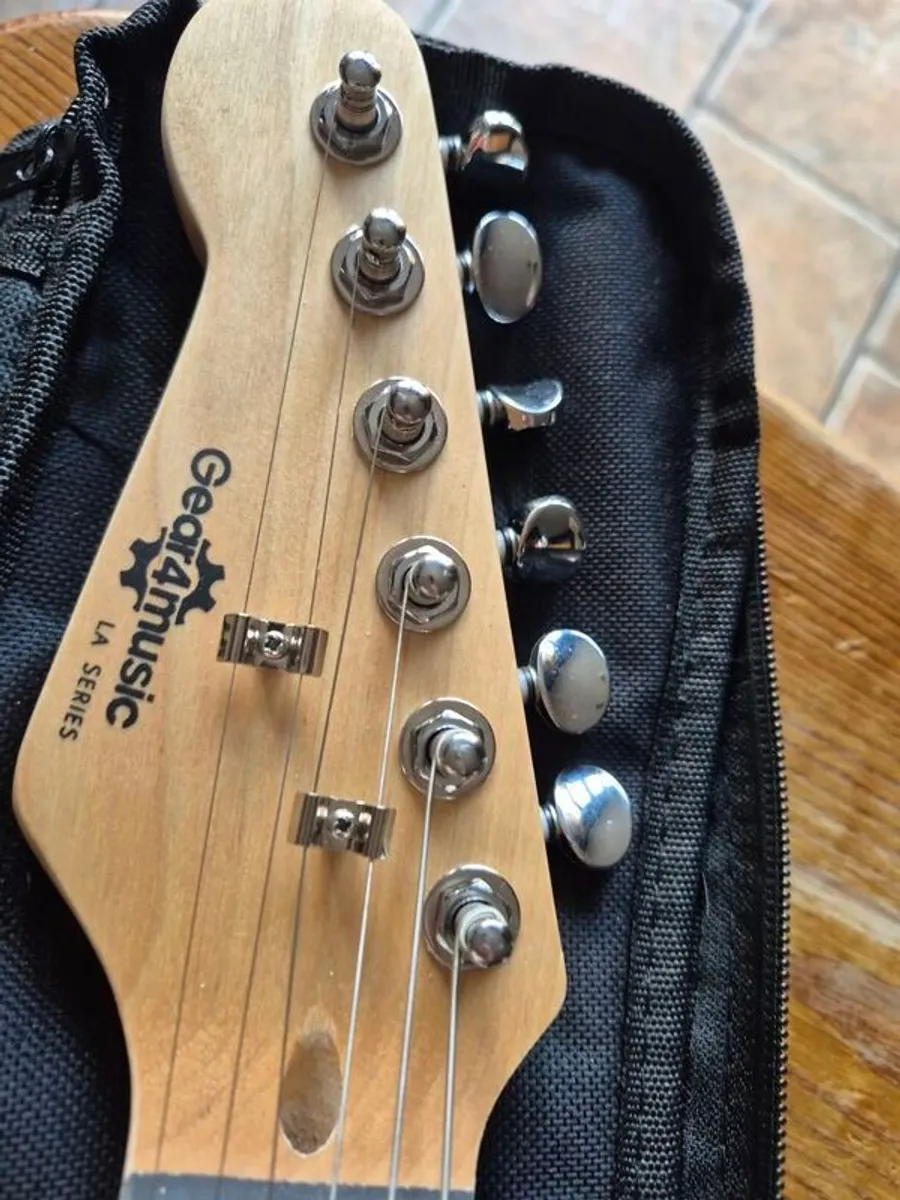 Left hand child guitar - Image 3