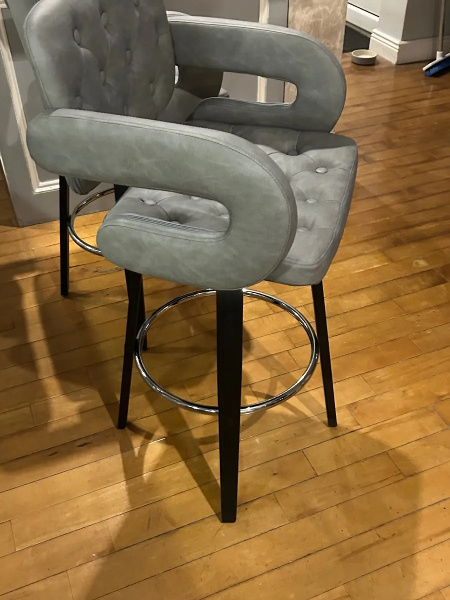 Counter swivel stools - Image 1