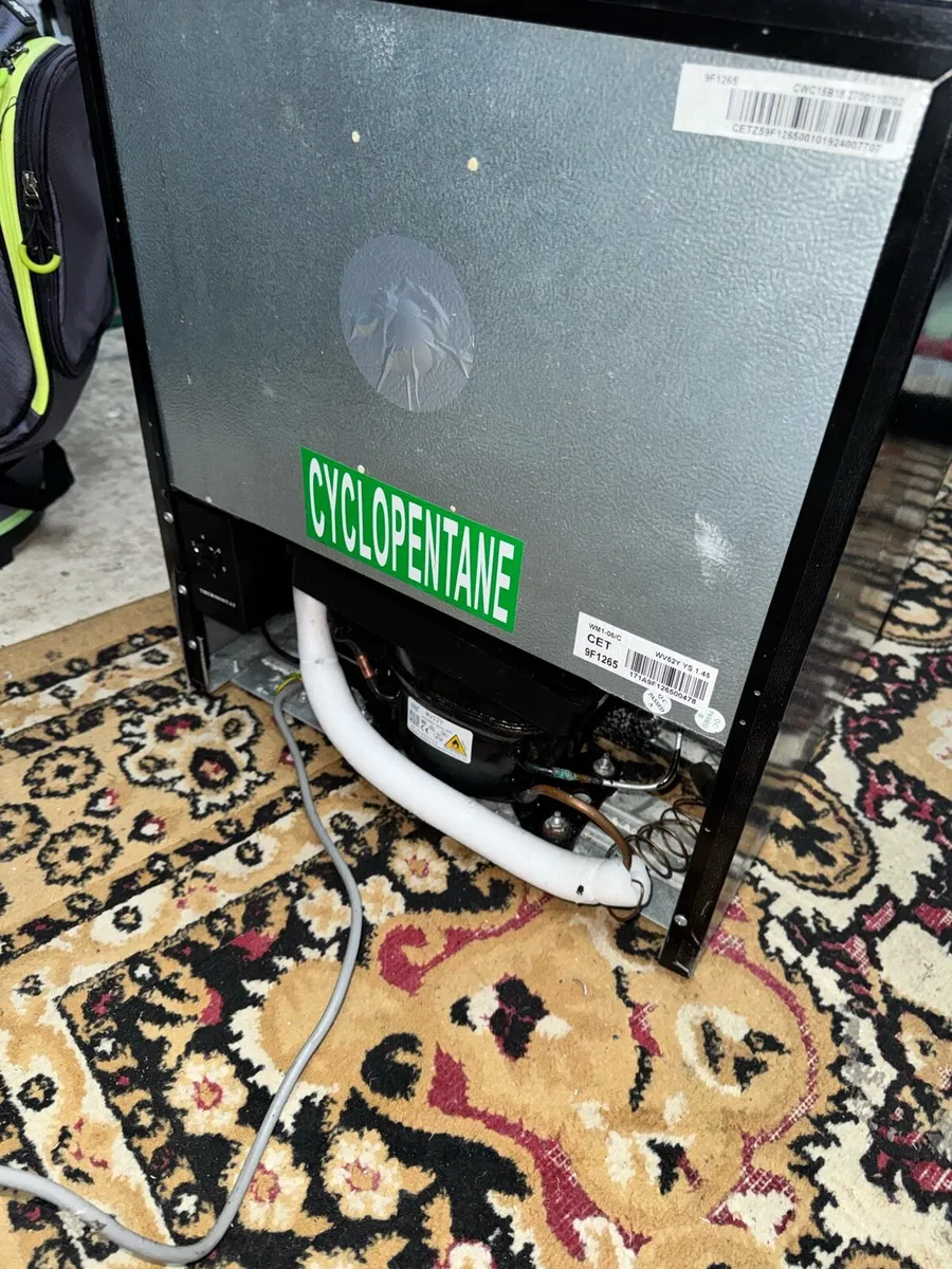 Wine/Beer Cooling Fridge - Image 3