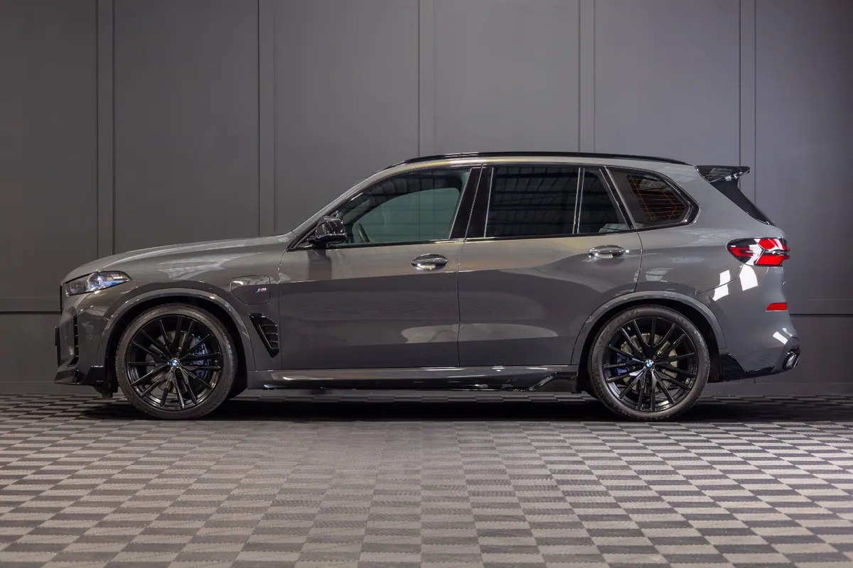 242 BMW X5 X-Drive 50e M-Sport - Image 3