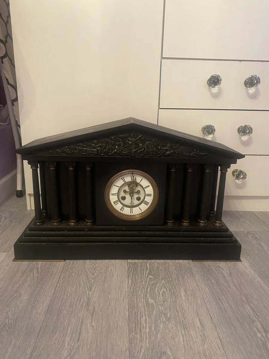 Antique clocks - Image 1